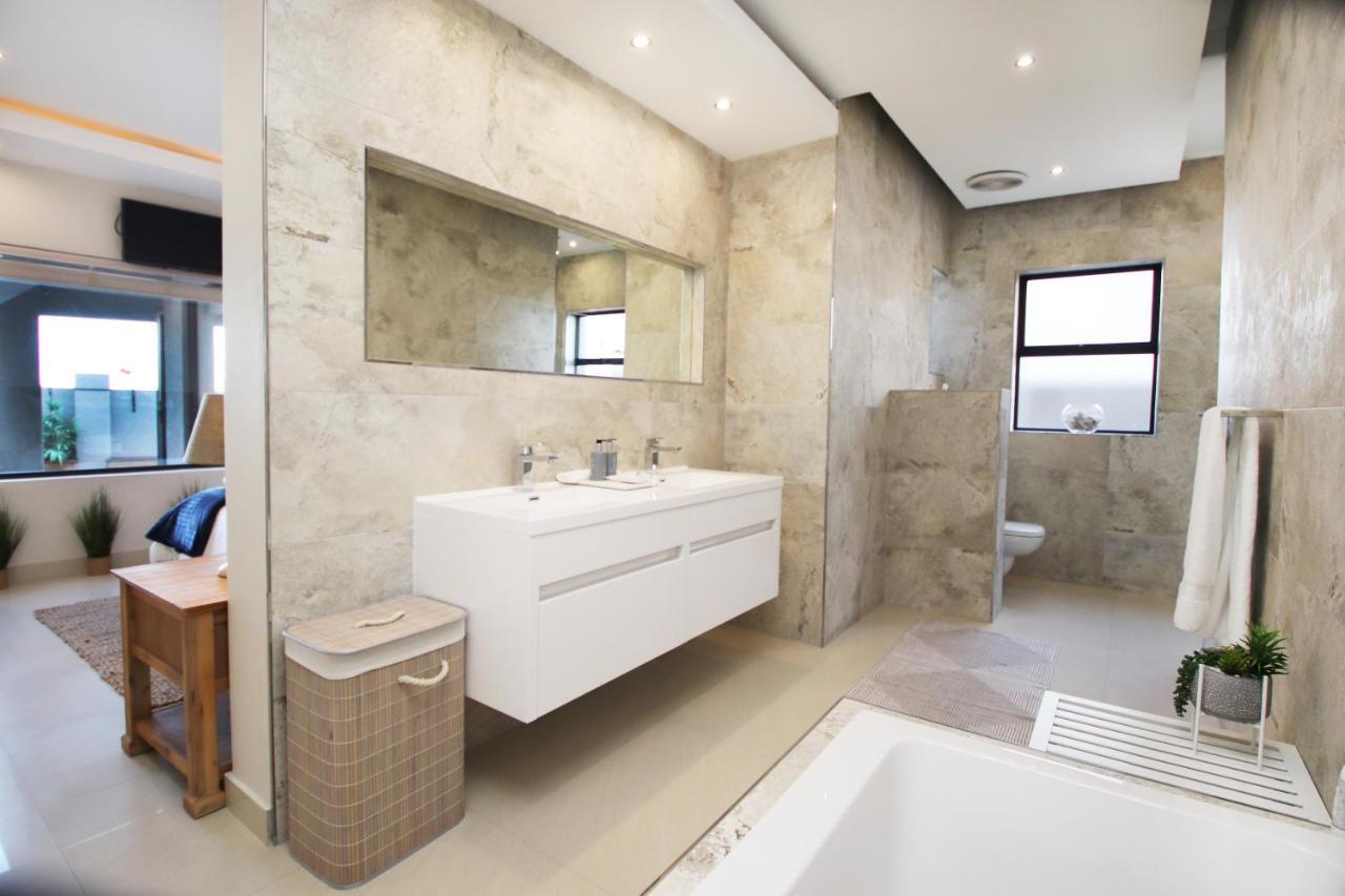 C' La Vie Luxury Accommodation Melkbosstrand Exterior photo